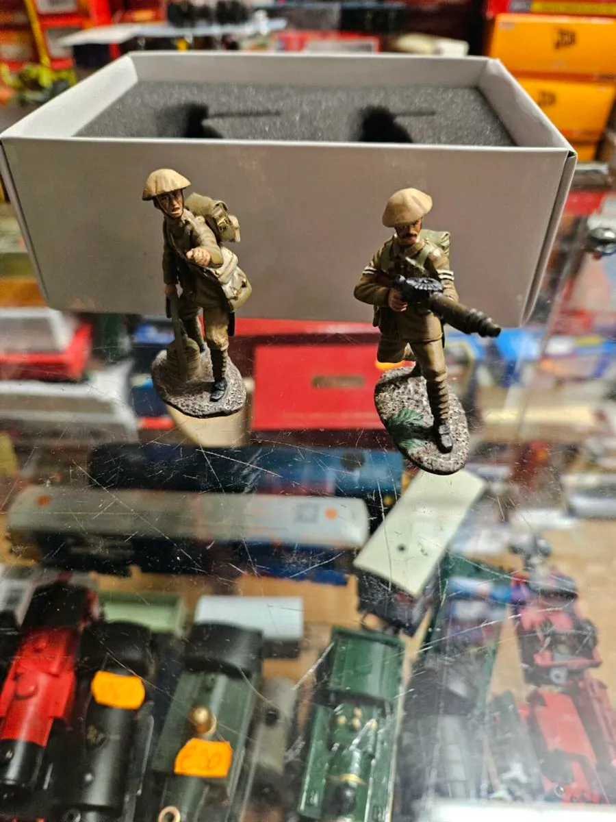 Britain's British Army WW1 Lewis Team on the Move - Image 3