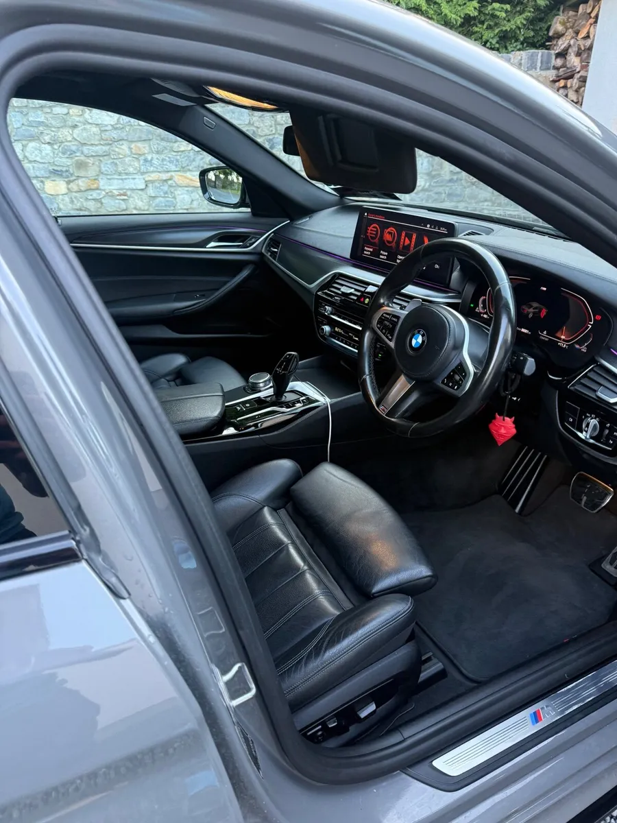 BMW 5-Series 2020 - Image 2