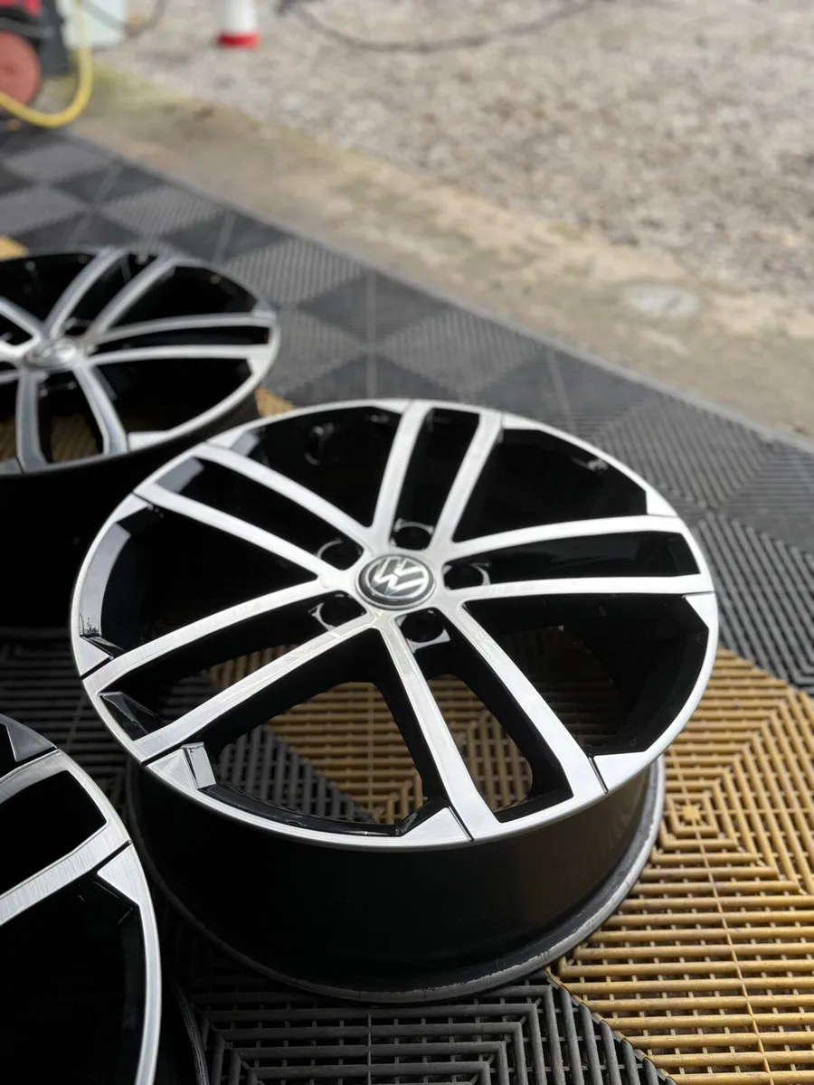 Genuine VW GTD Alloys - Image 4