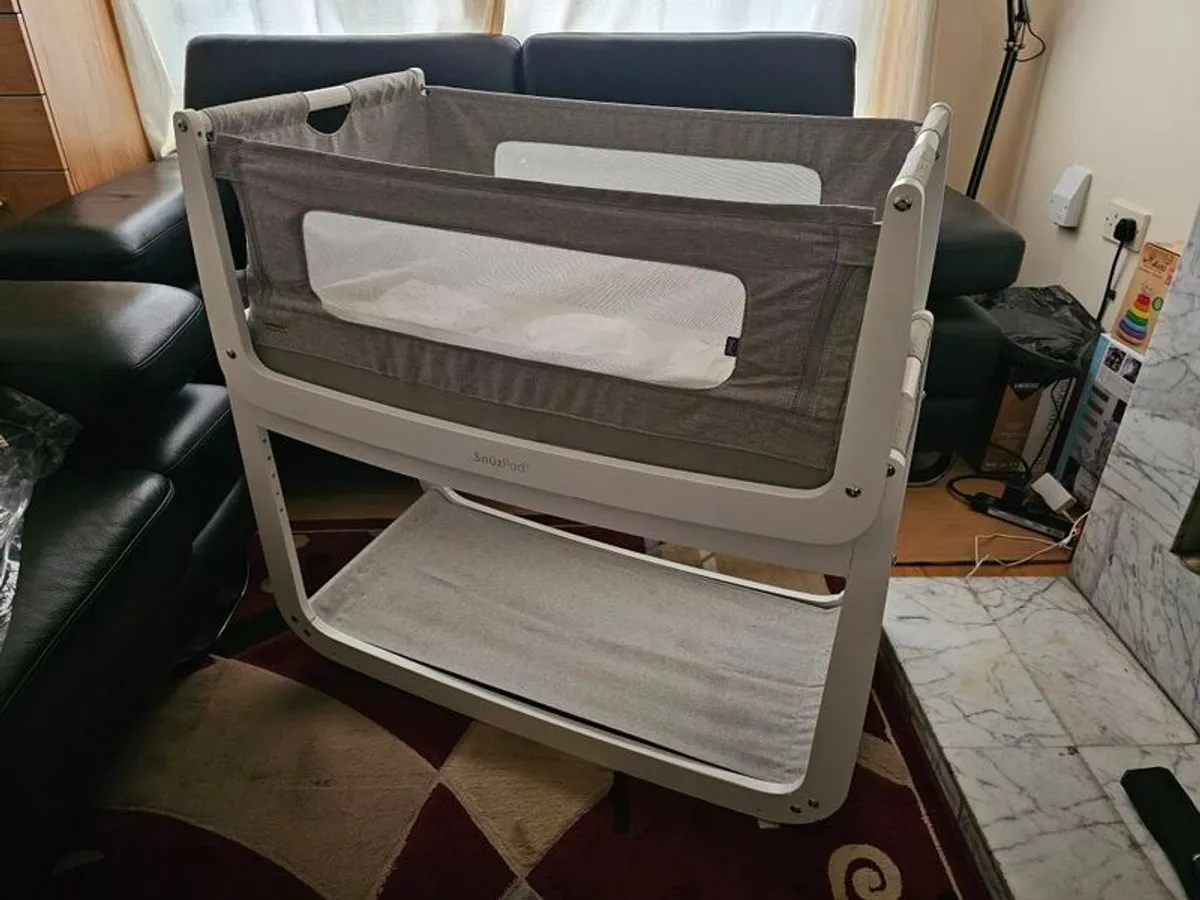 SnuzPod 4 Bedside Crib in Immaculate condition with Extras - Image 4