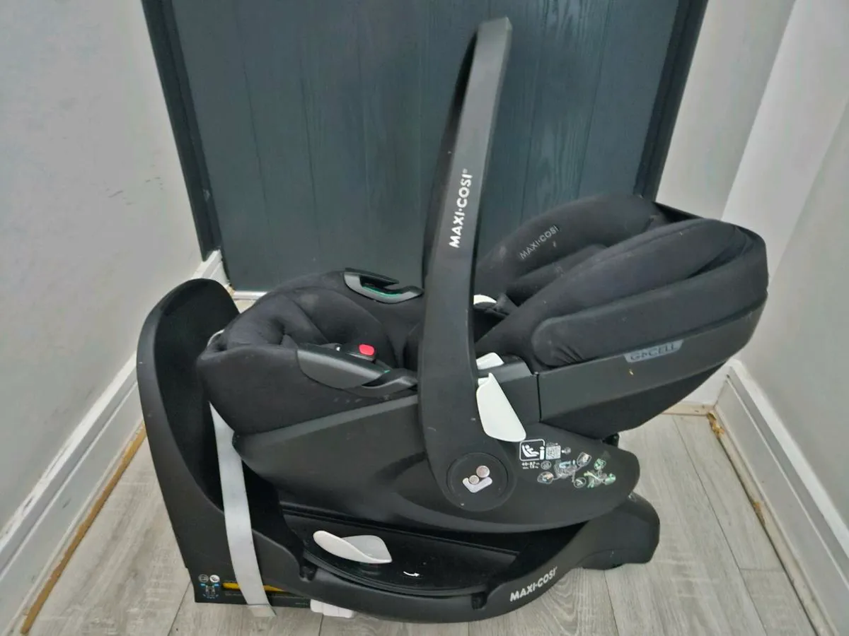 Baby car and isofix - Image 2