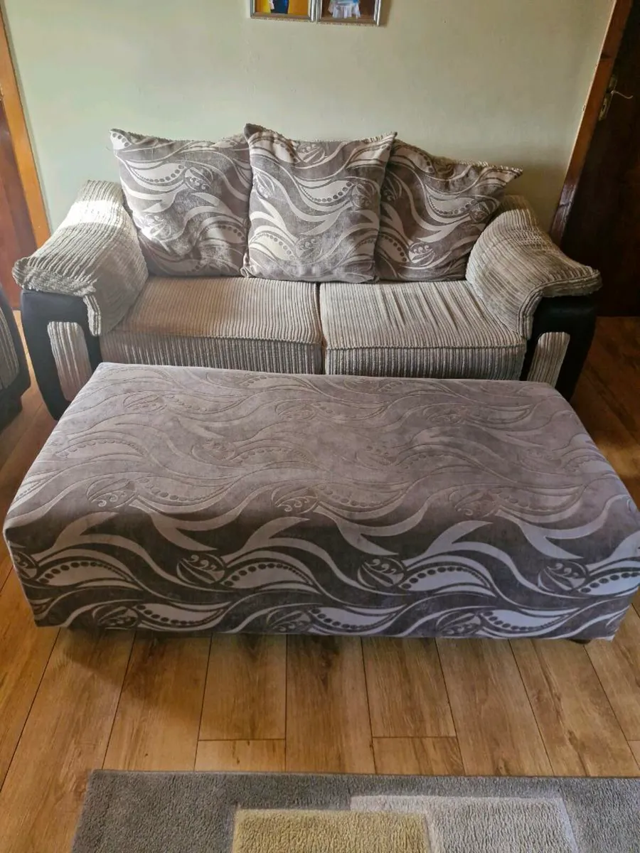 2 x 3 seater sofas - Image 2