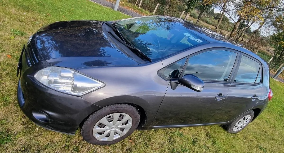 Toyota Auris Terra 2012 - Image 2