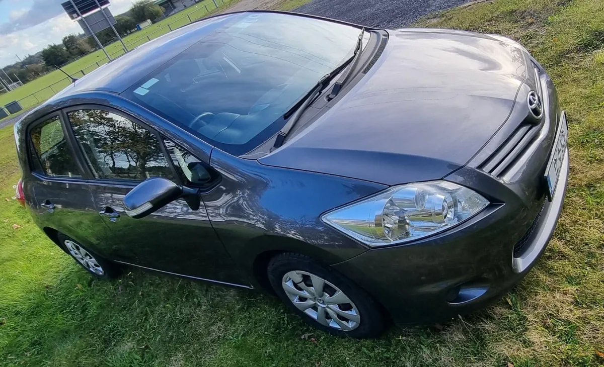 Toyota Auris Terra 2012 - Image 1