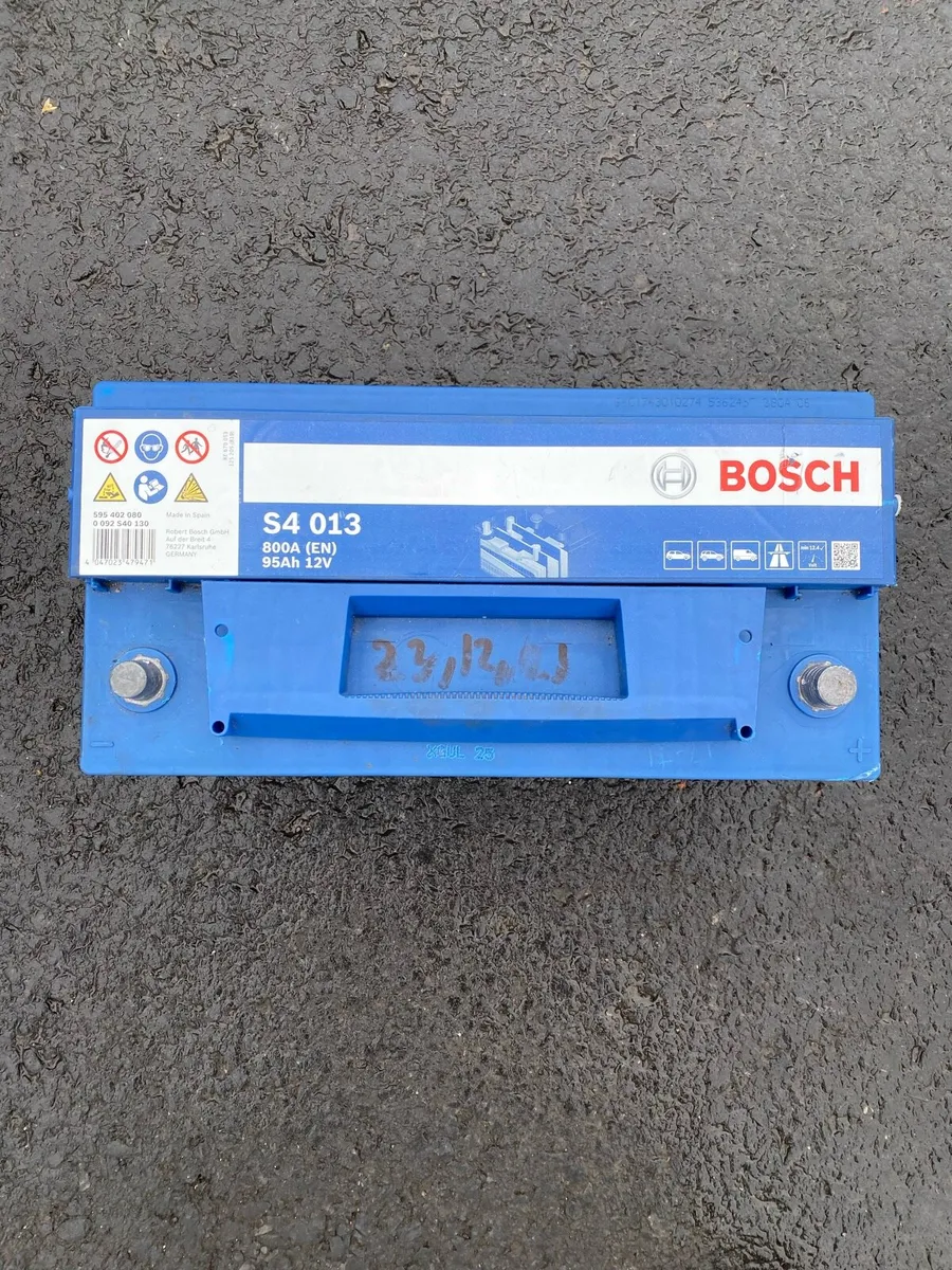 Bosch S4 013 car battery - Image 2