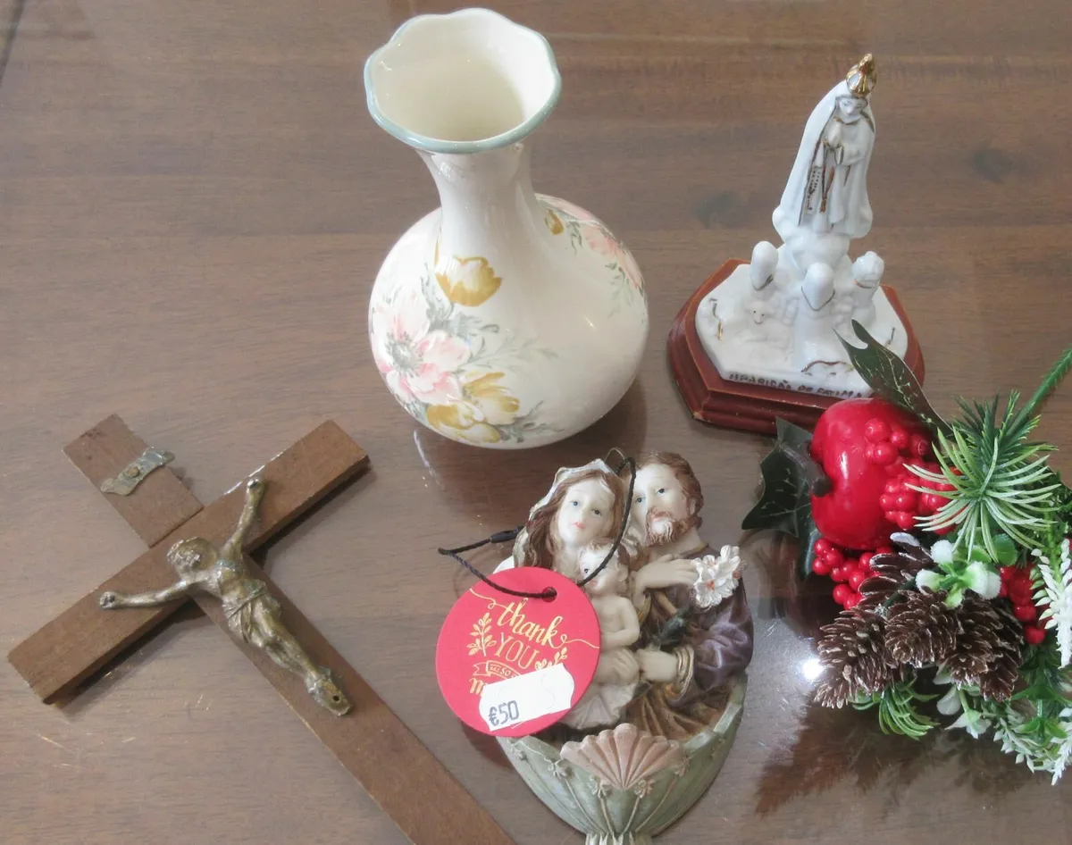 vintage cross fountain holy Religious cottage gift - Image 1