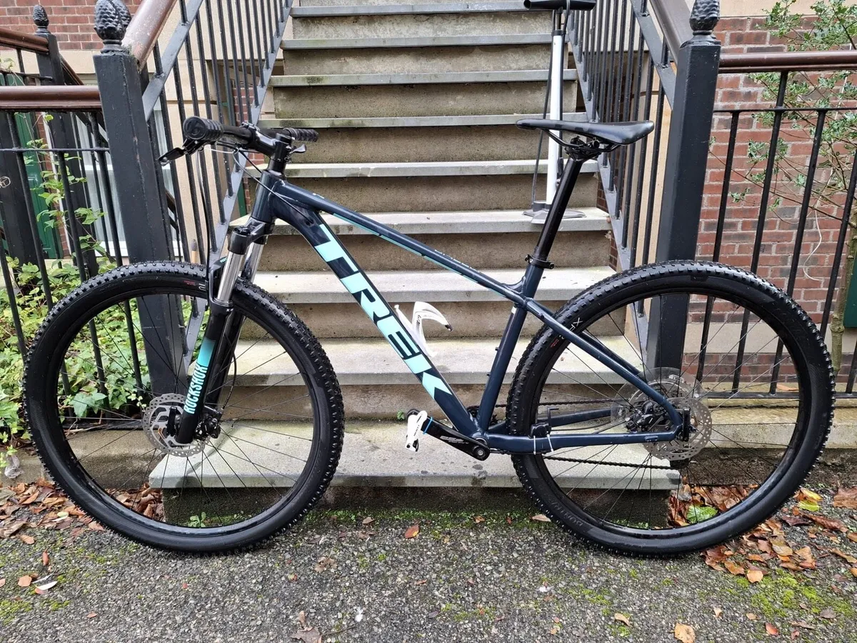 Trek Marlin 7 hardtail MTB - Image 1