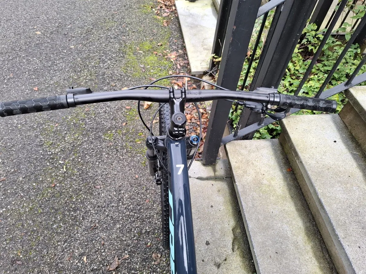 Trek Marlin 7 hardtail MTB - Image 2