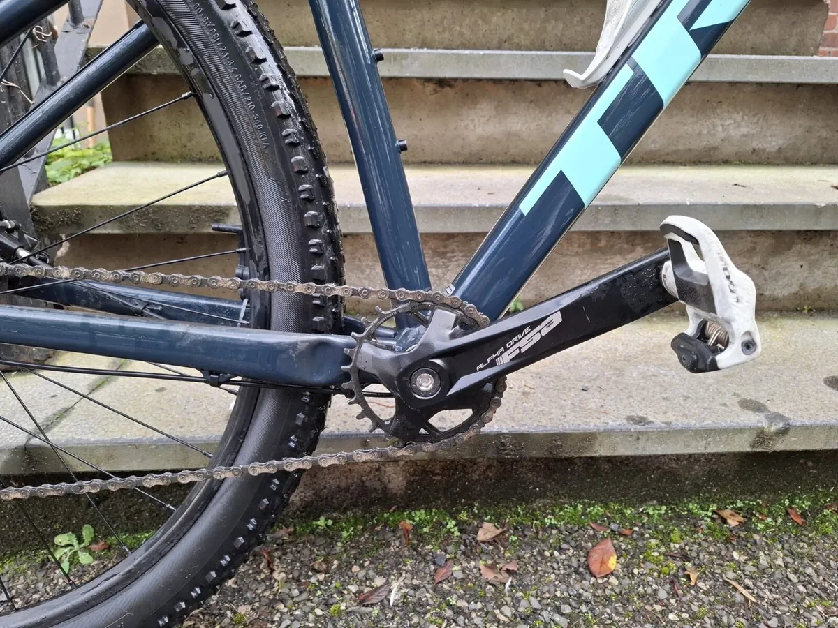 Trek Marlin 7 hardtail MTB - Image 4