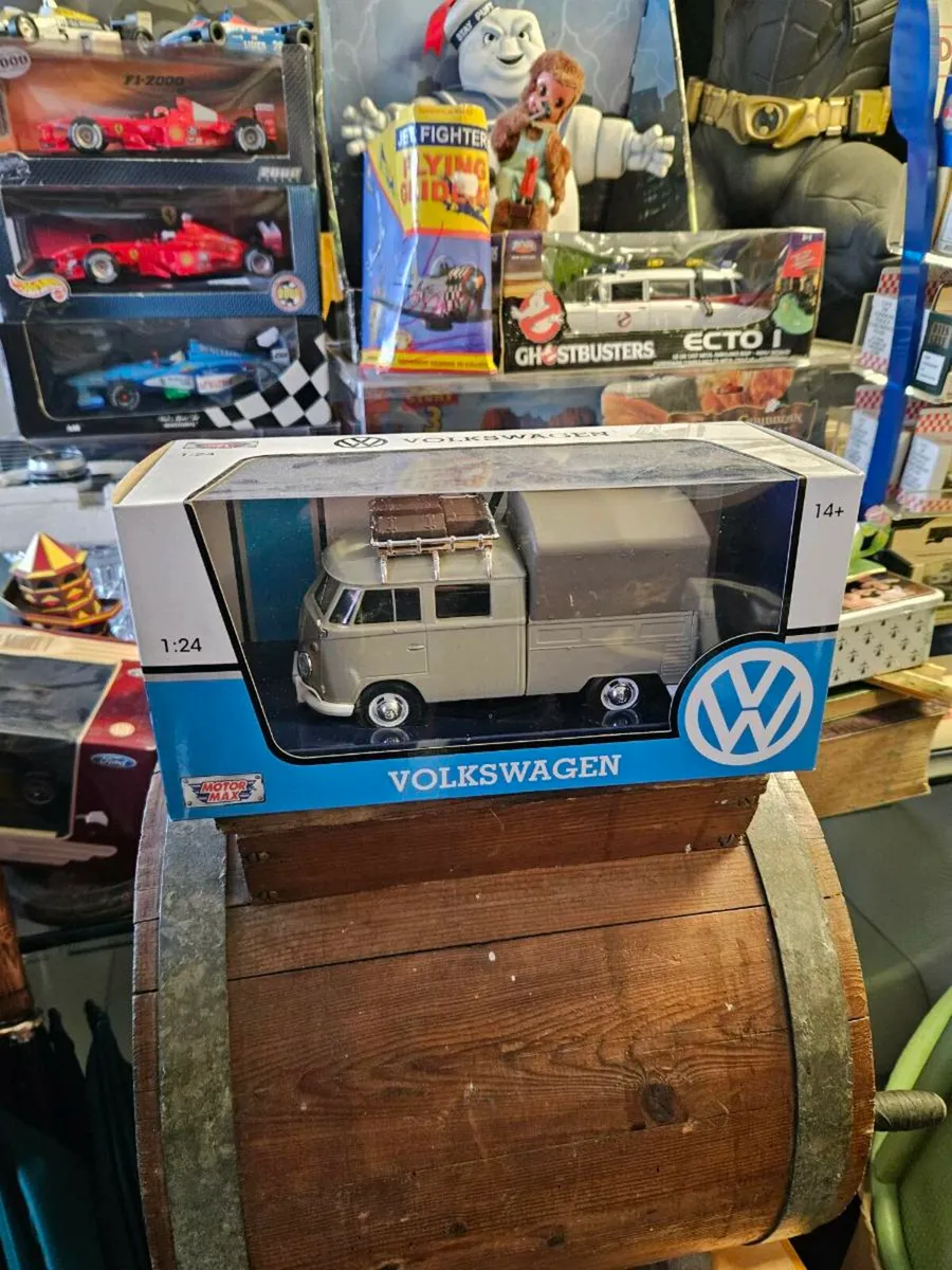 Corgi Motormax VW Van 1.24 - Image 1