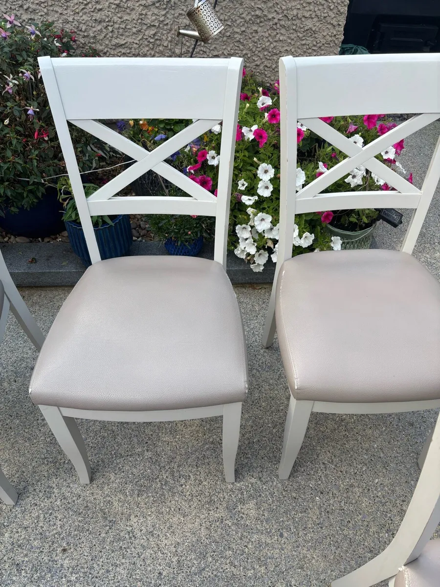 Dining Table and chairs - Image 3