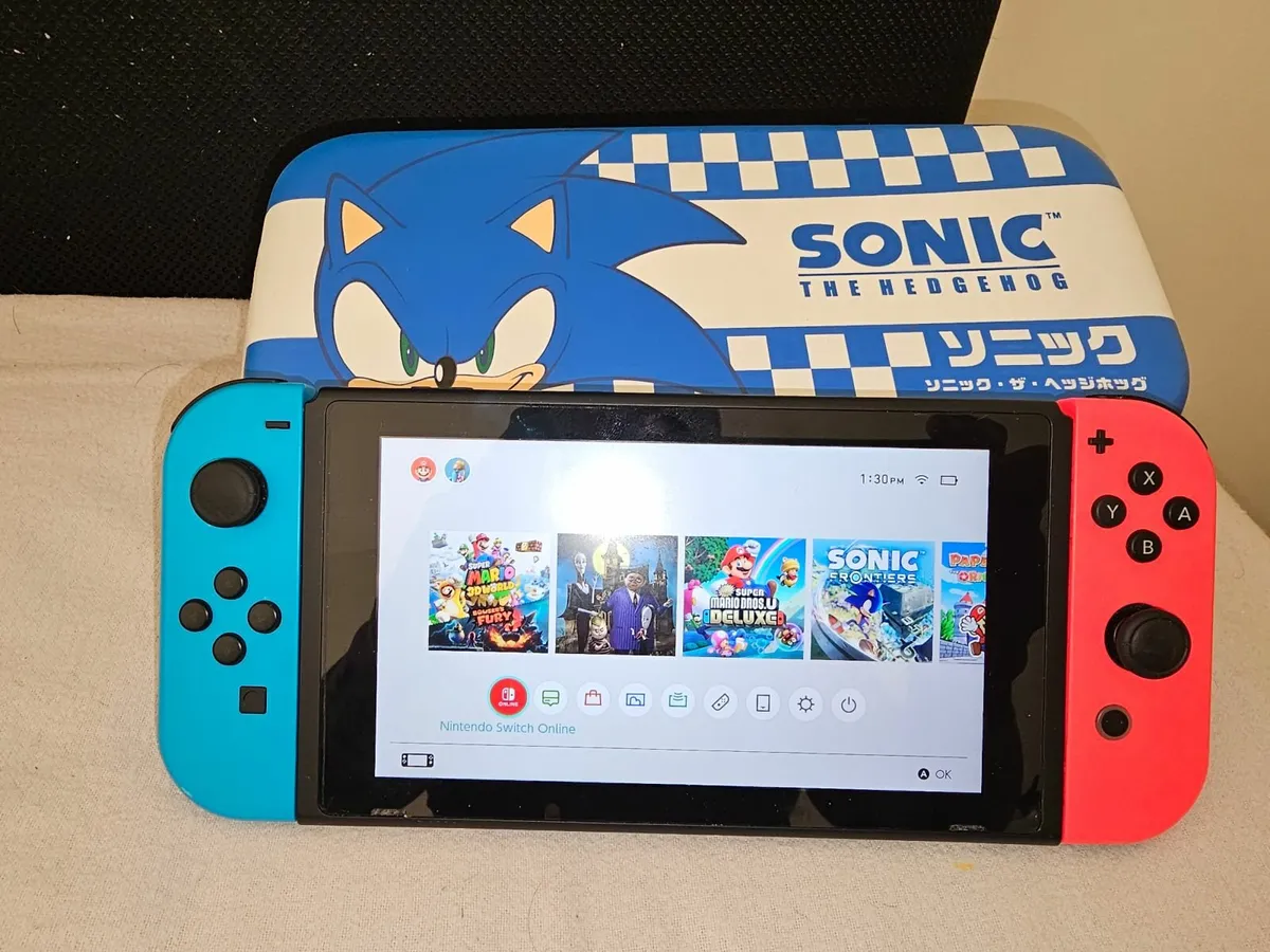 1 CASE +33 GAMES + Nintendo Switch Console, 32GB - Image 4