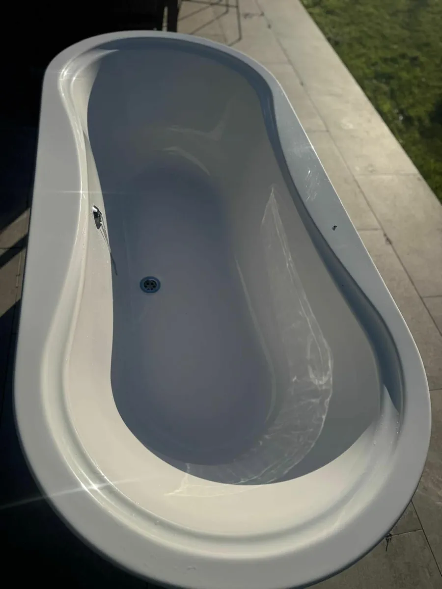 Free Standing Bath - Image 2