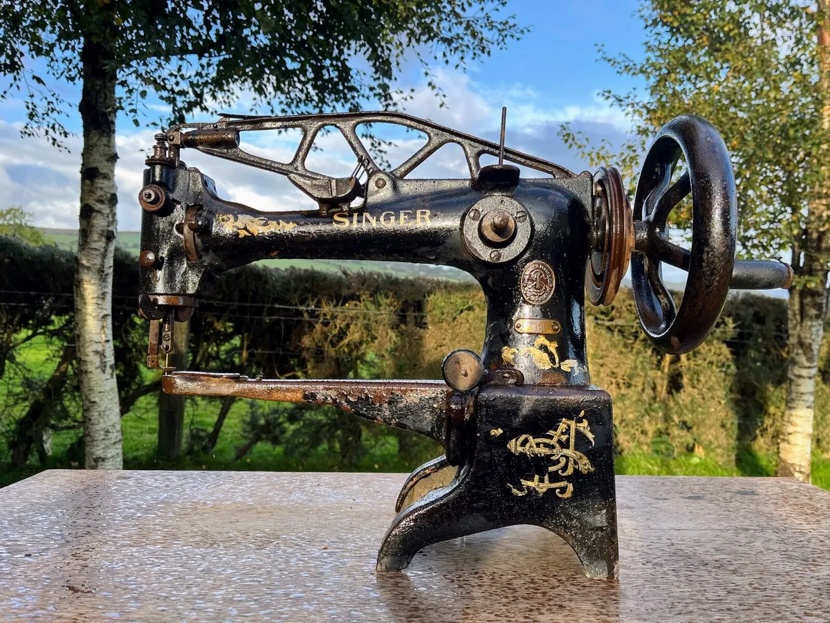 1934 Antique Singer Cobblers Sewing Machine