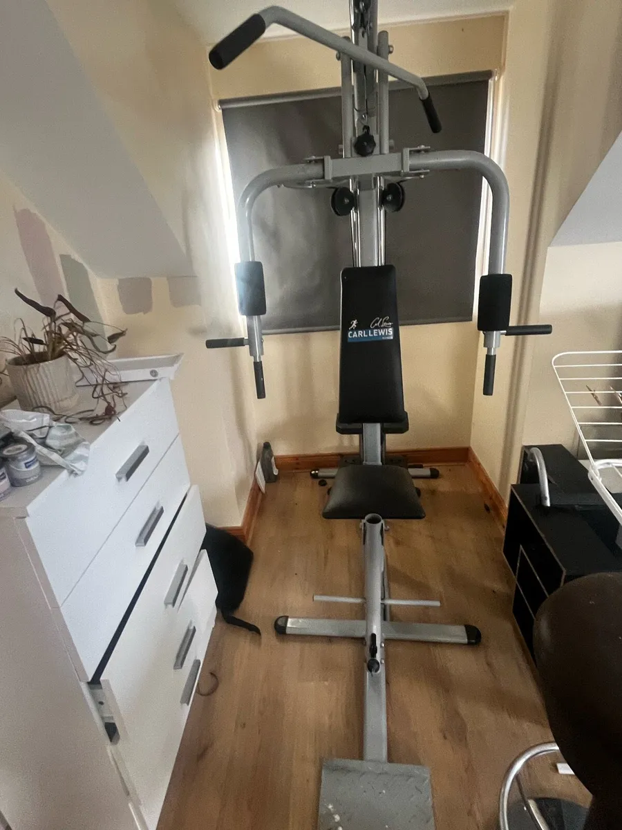 MULTI-GYM WITH ADJUSTABLE BENCH & WEIGHTS - Image 1