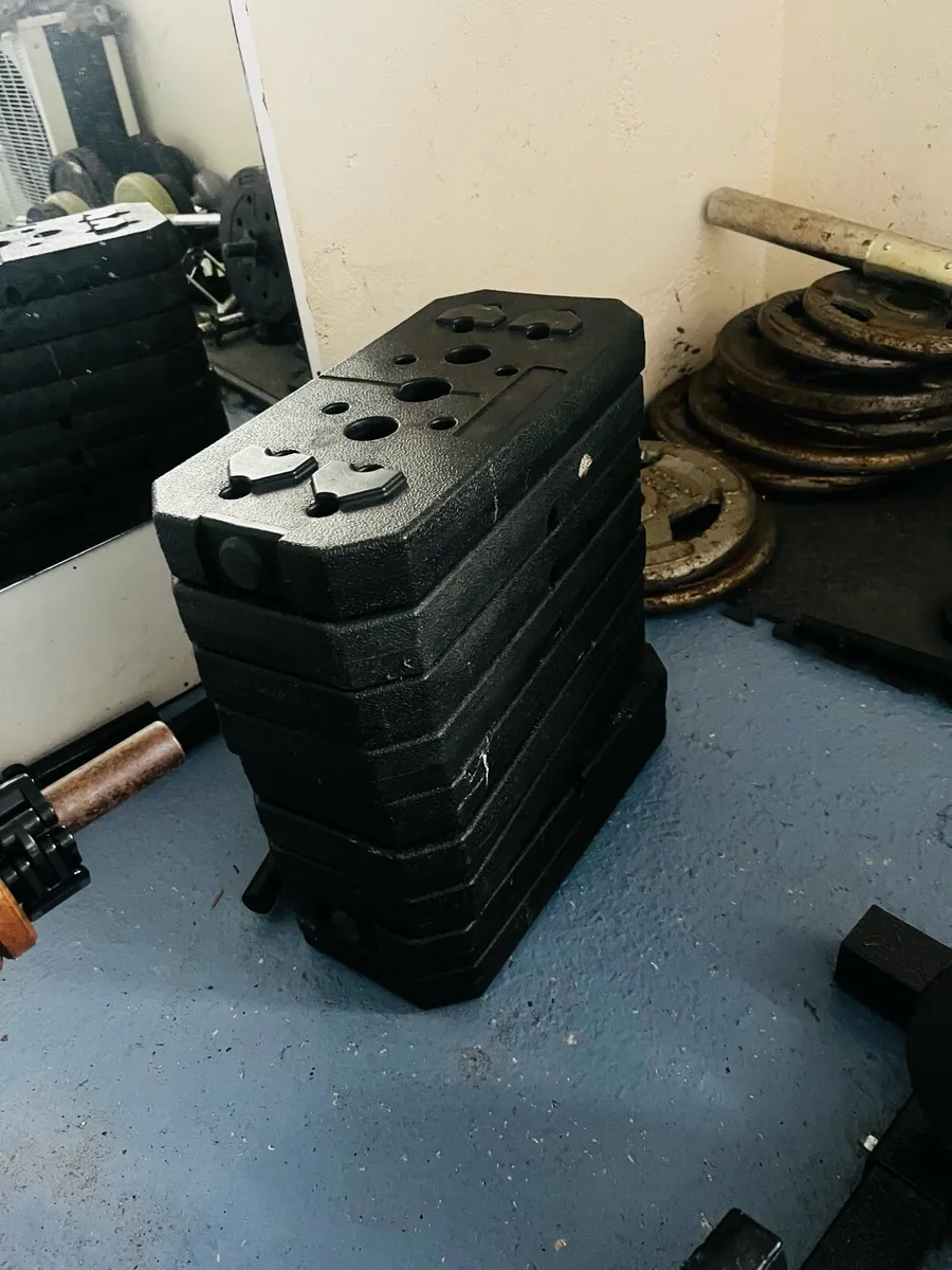 MULTI-GYM WITH ADJUSTABLE BENCH & WEIGHTS - Image 3