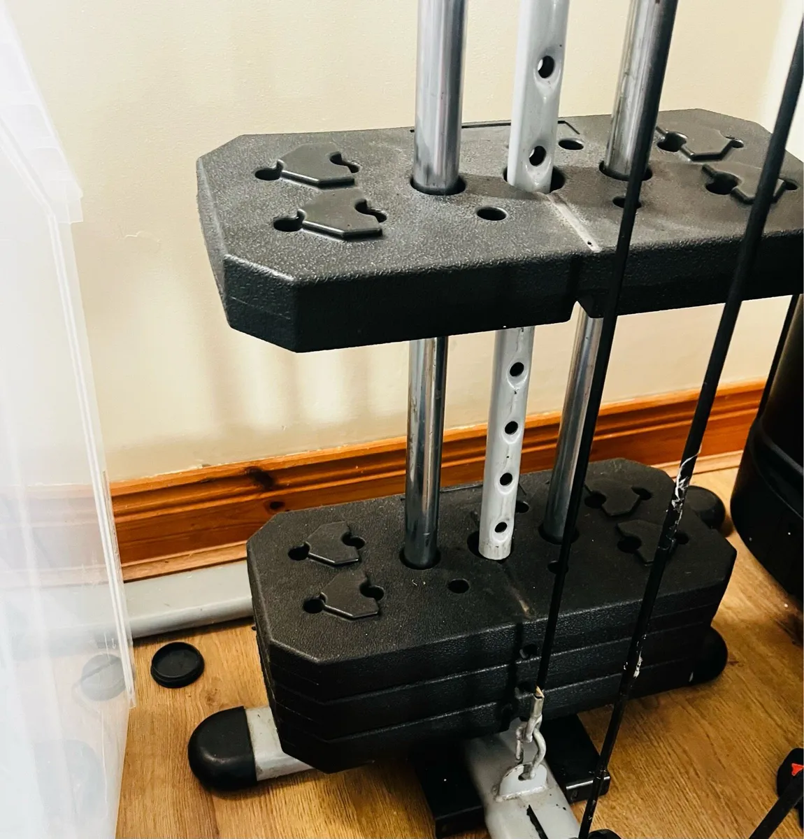 MULTI-GYM WITH ADJUSTABLE BENCH & WEIGHTS - Image 4