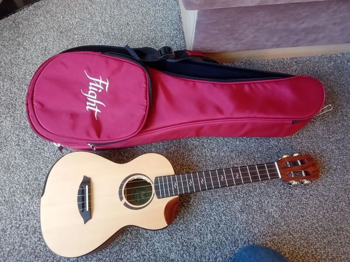 ukulele - Image 2
