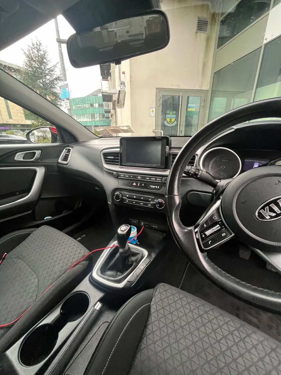 Kia Ceed 2018 - Image 2