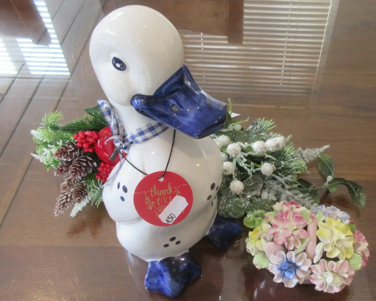 vintage ornment flowers Duck cottage gifts  unique - Image 1