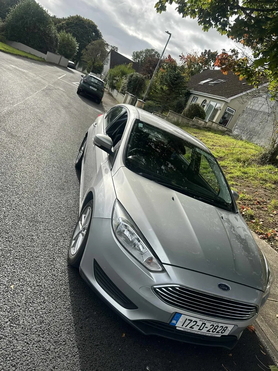 2017 ford focus - Image 2