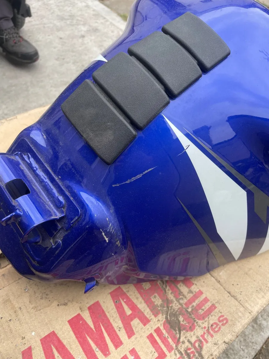 Yamaha petrol tank - Image 4