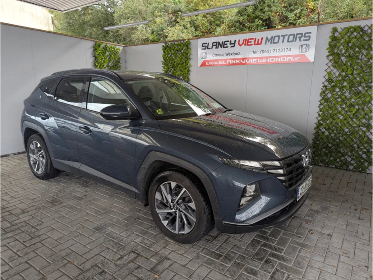 Hyundai Tucson IX35 EXECUTIVE 5DR - Image 1