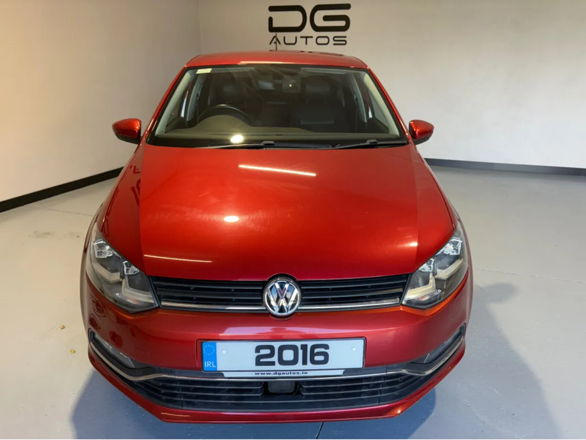 Volkswagen Polo LOW KMs - HALF LEATHER- HEATED SEA - Image 2