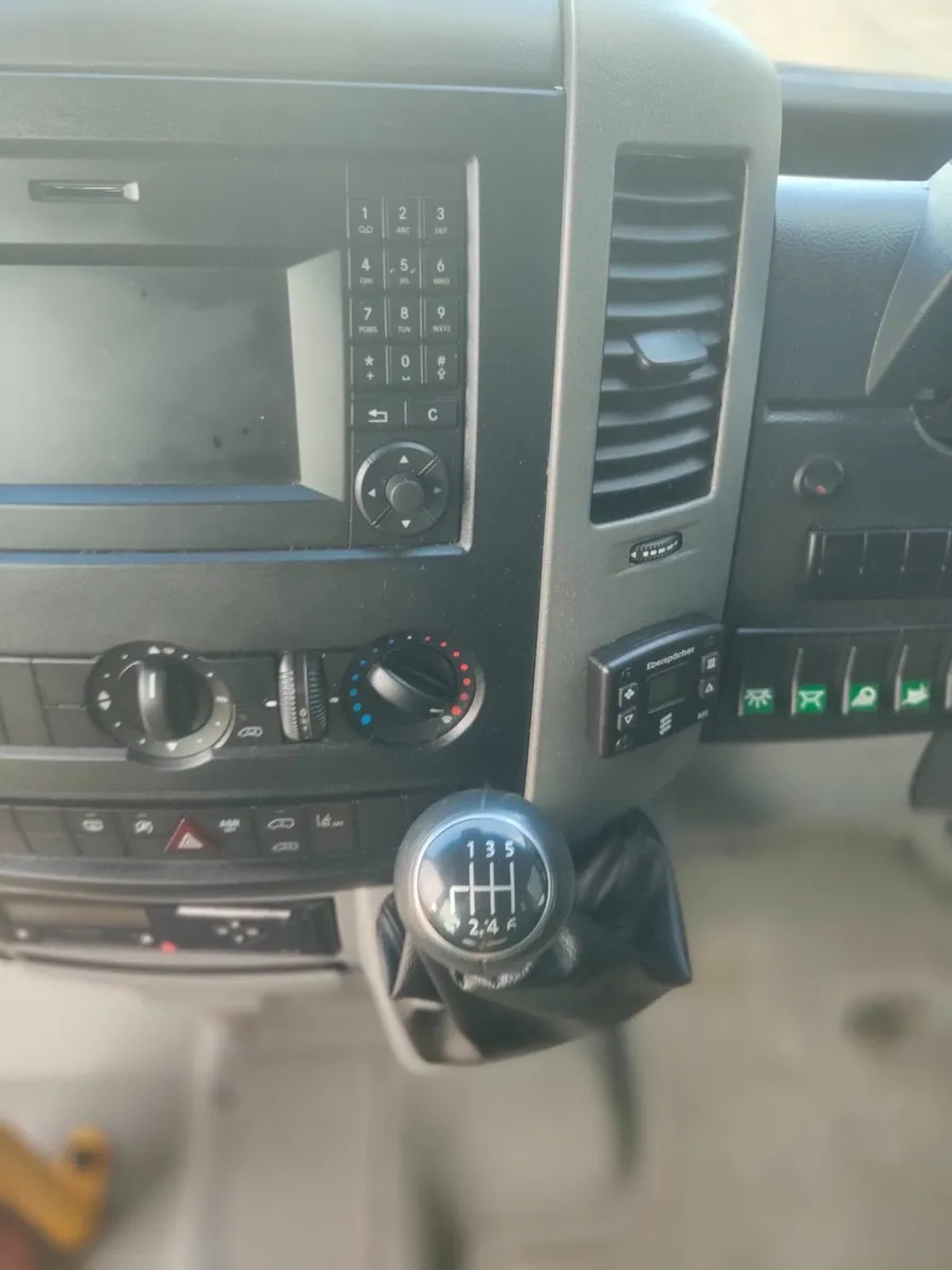 21 seater Volkswagen Crafter 2016 - Image 4