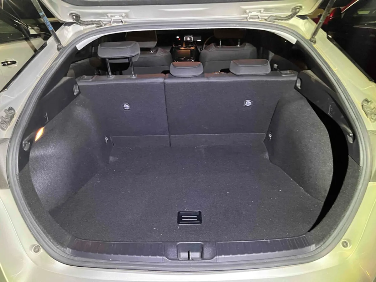 Toyota Prius 2017 Toyota Prius Hybrid 1.8 Petrol A - Image 3