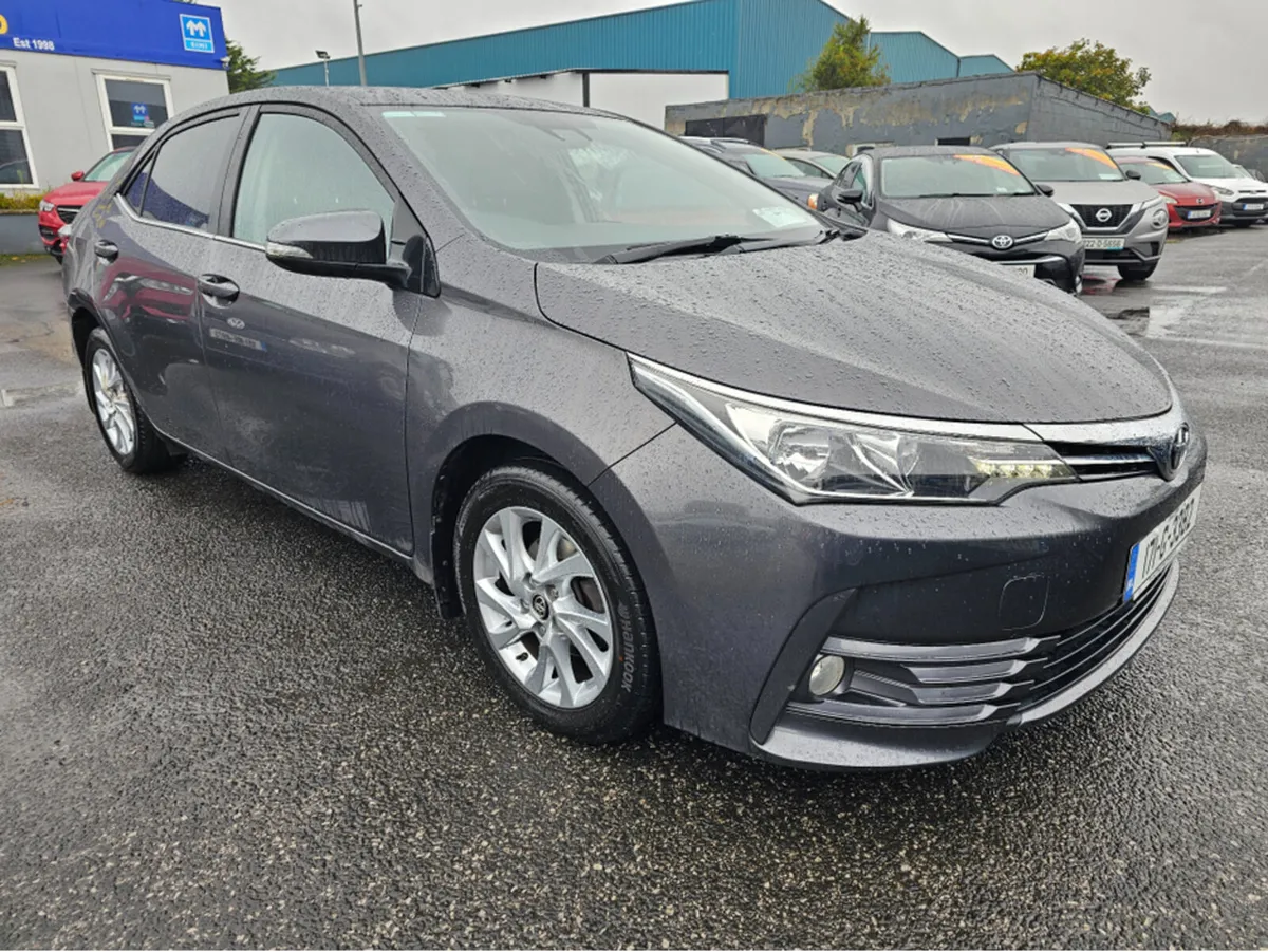 Toyota Corolla 1.4 D-4D LUNA ** HIGH SPEC ** STUNN - Image 2