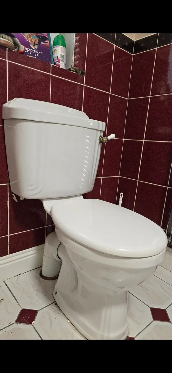 Toilet - Image 2