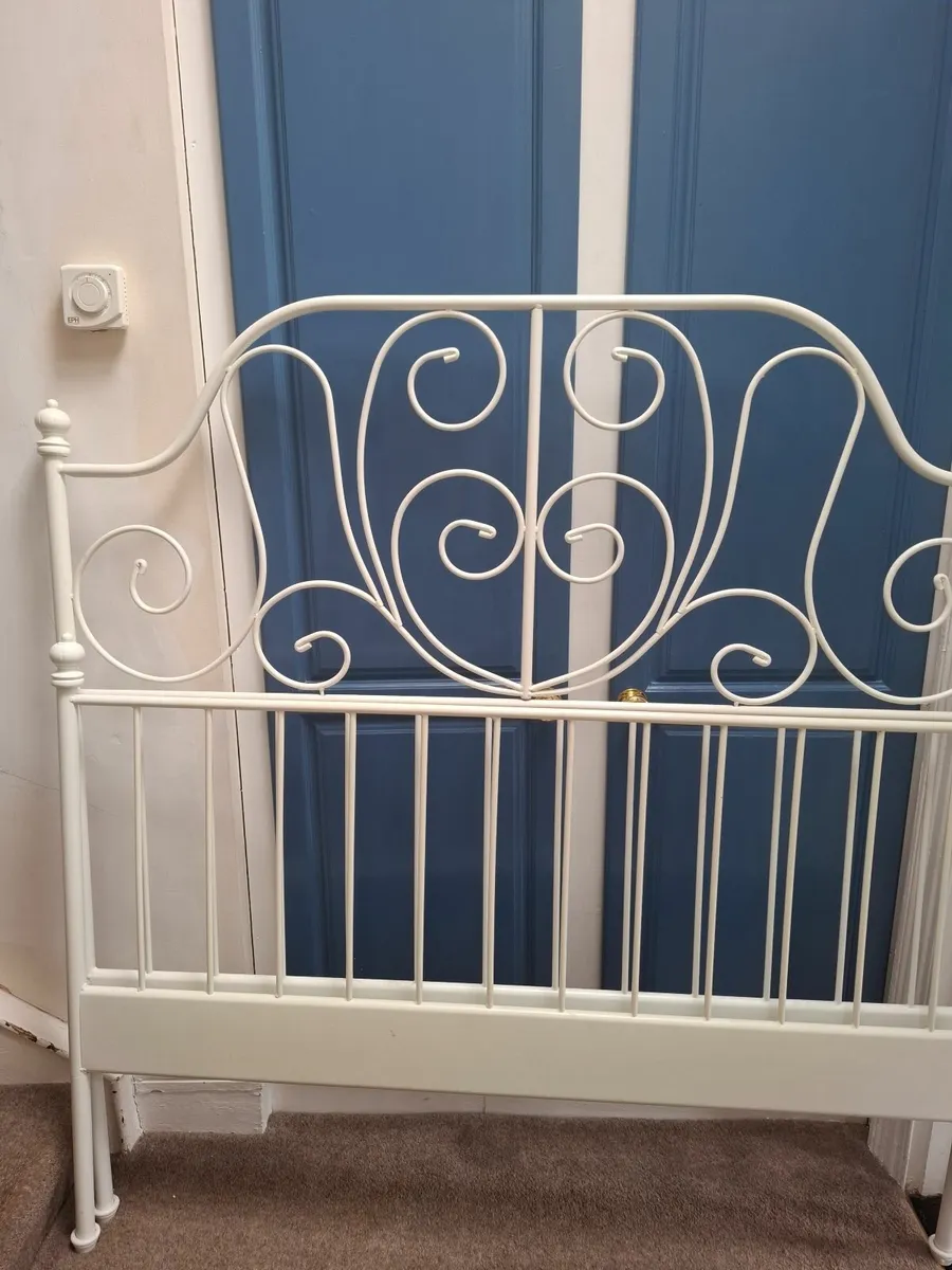 Bed - Image 1