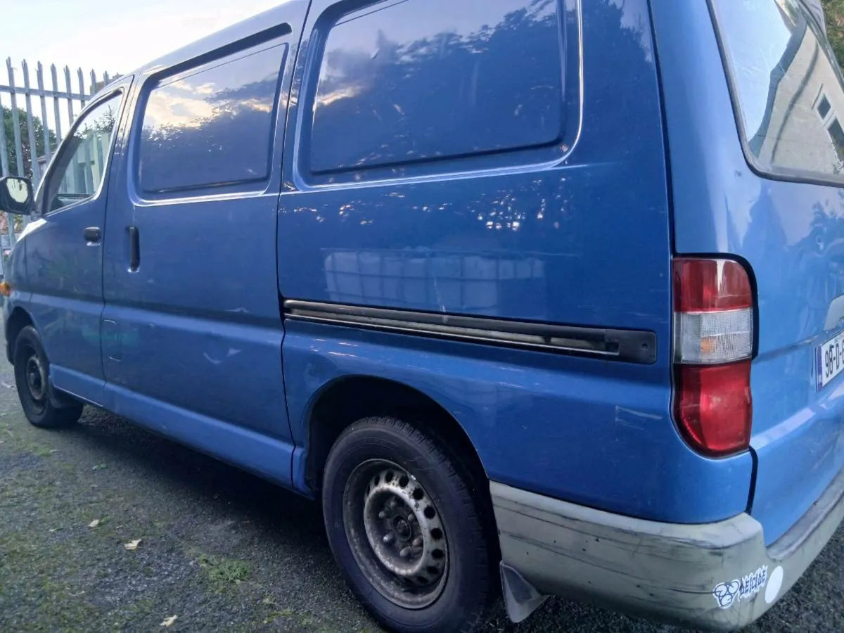 Toyota HiAce doe 26 low mileage - Image 3