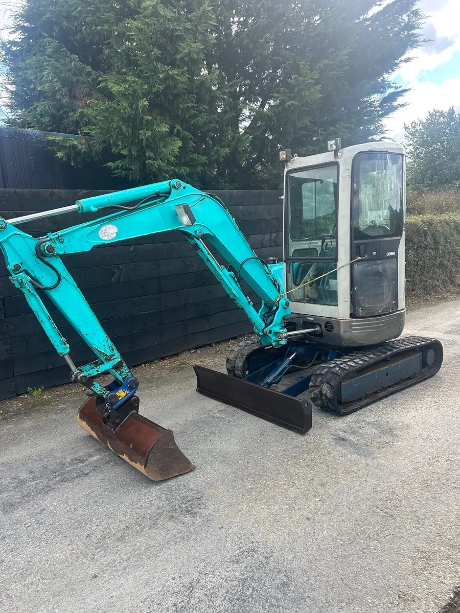 Kobelco 30sr mini digger for sale - Image 2