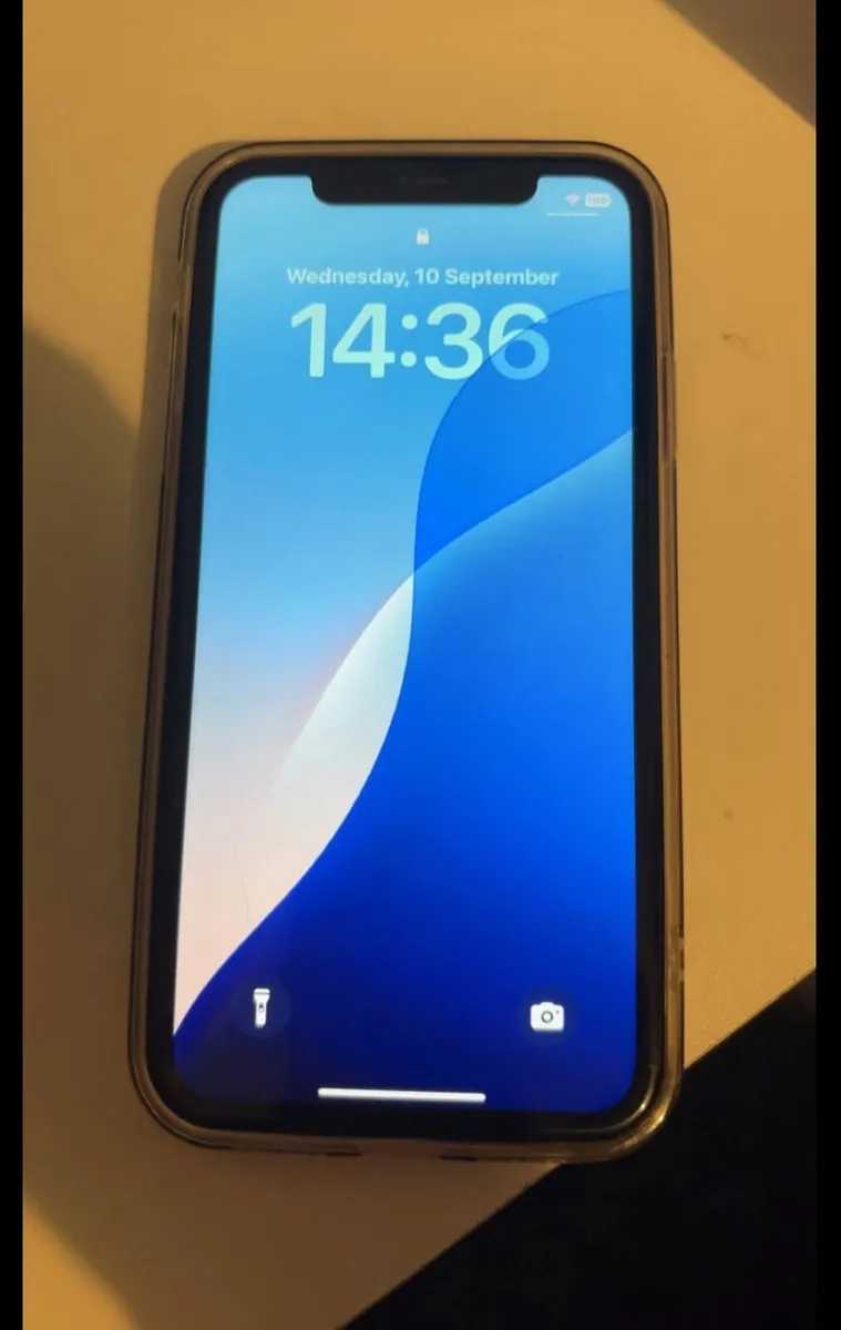 iPhone 11 - Image 1