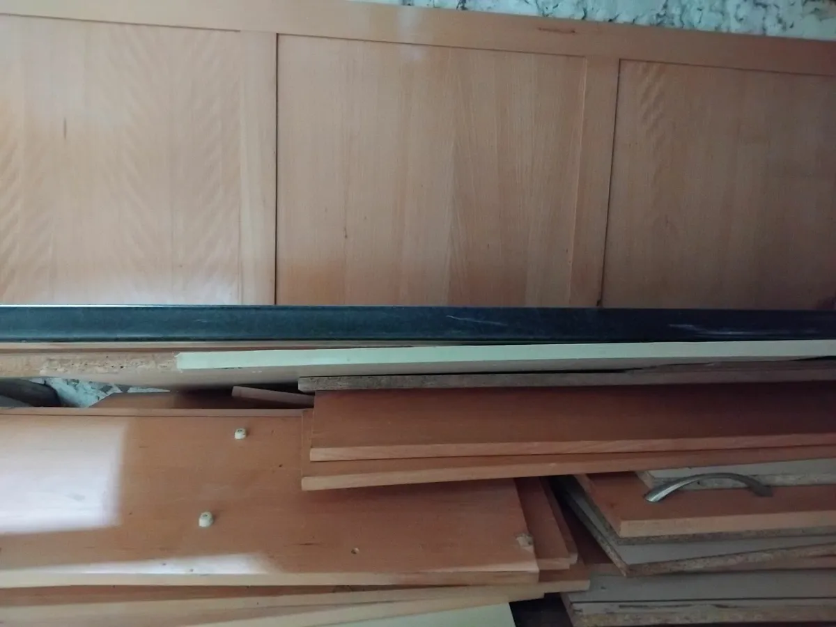 Kitchen doors, worktops - Image 4