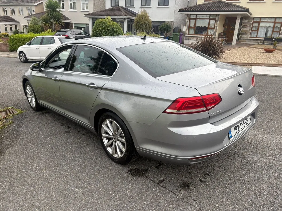 Volkswagen Passat - Image 4
