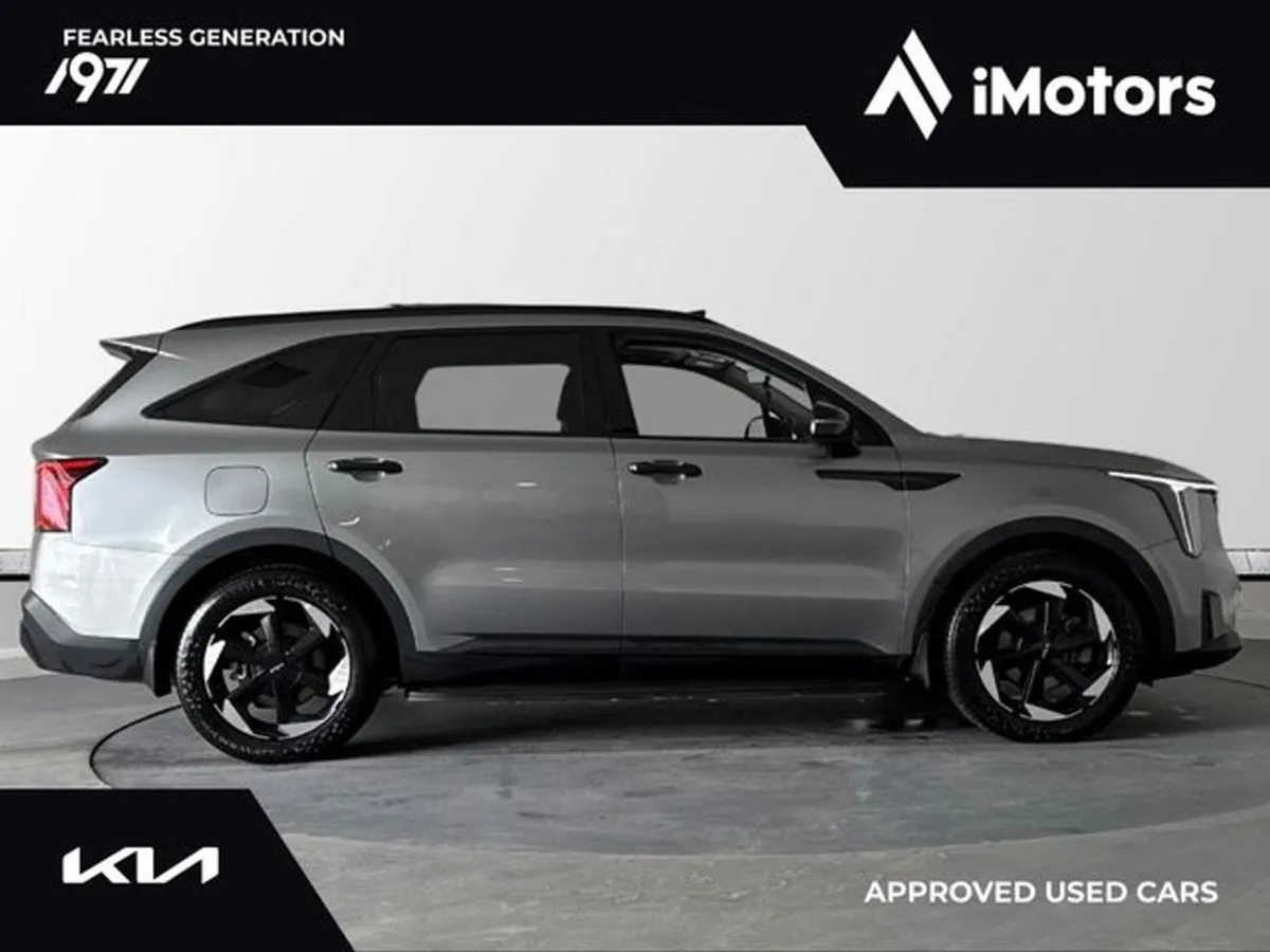 Kia Sorento Black Edition Styling Phev PE 7 Seate - Image 2