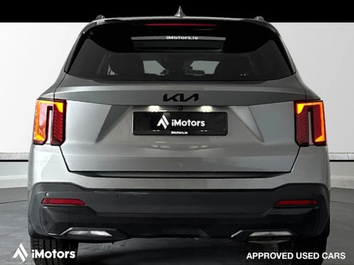 Kia Sorento Black Edition Styling Phev PE 7 Seate - Image 4