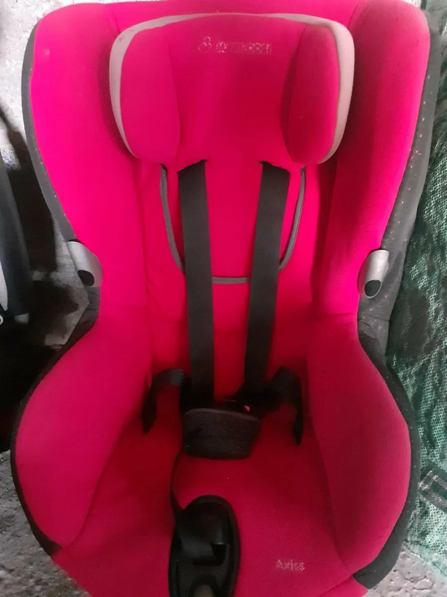Car seat - Image 1