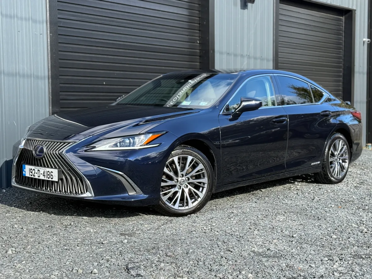 LEXUS ES300h LUXURY - Image 1