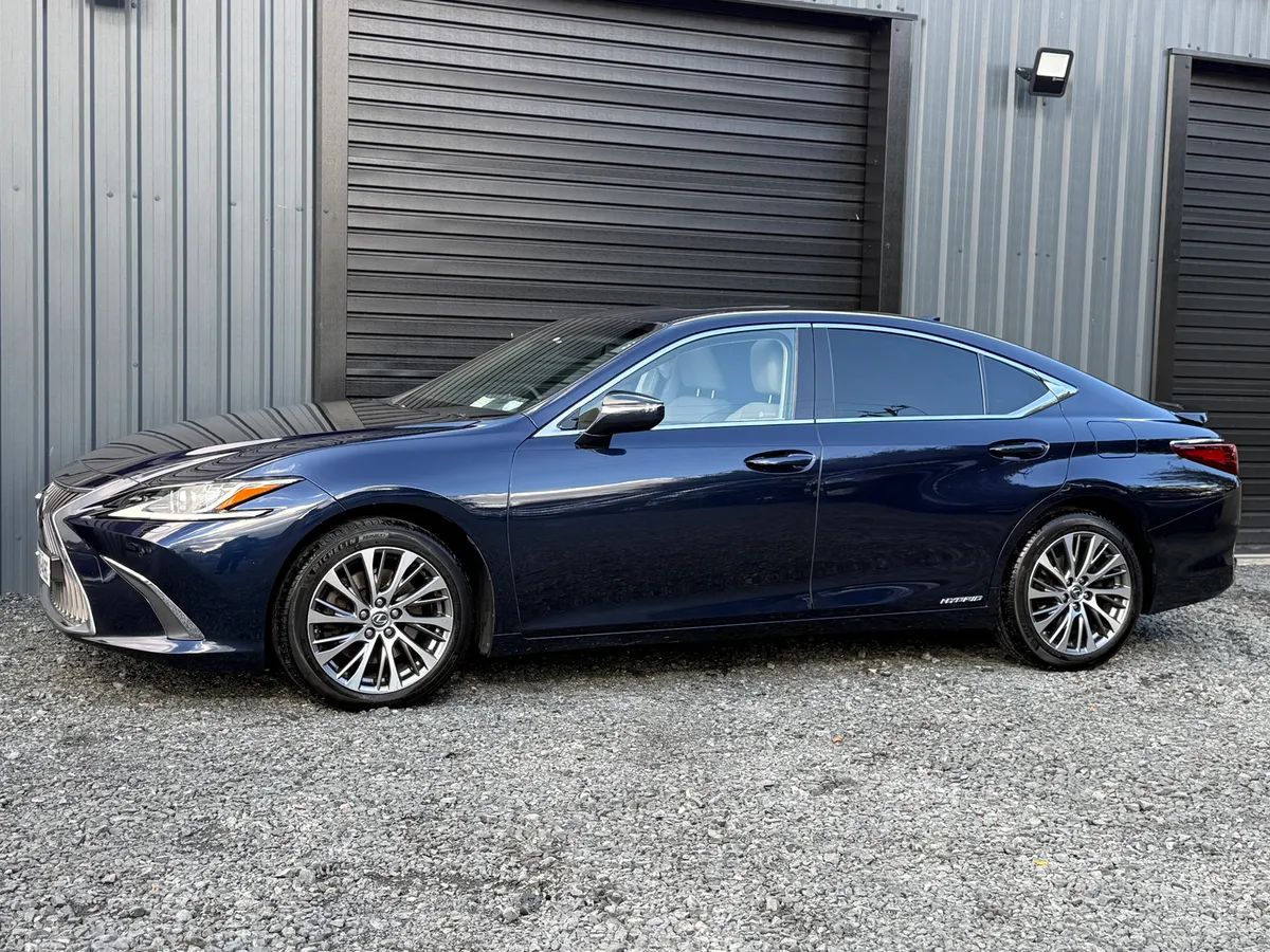 LEXUS ES300h LUXURY - Image 3
