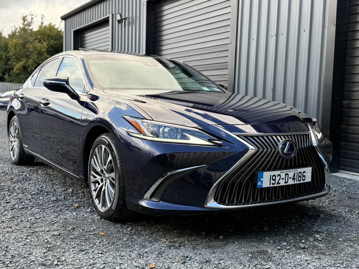 LEXUS ES300h LUXURY - Image 4