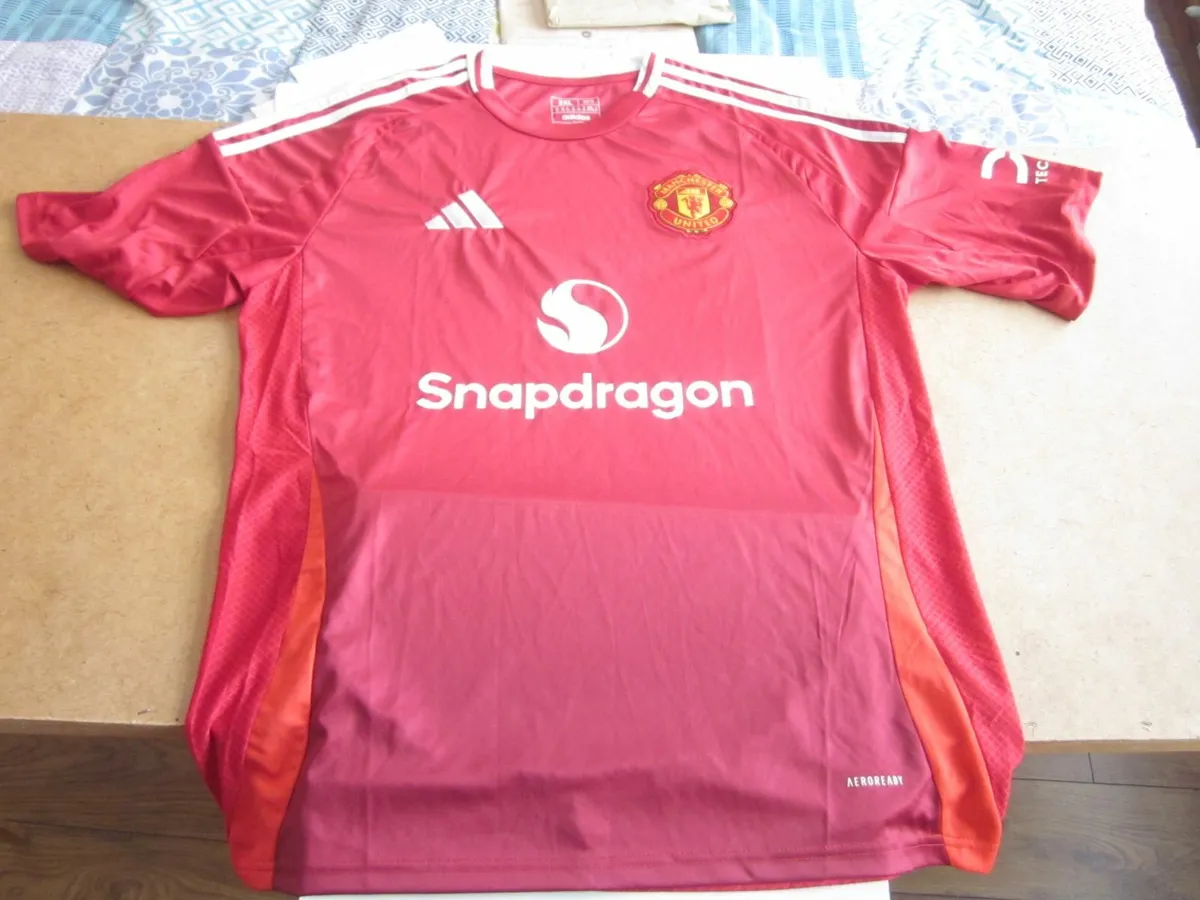 New Manchester United FC  home Jersey 2024/25 - Image 1