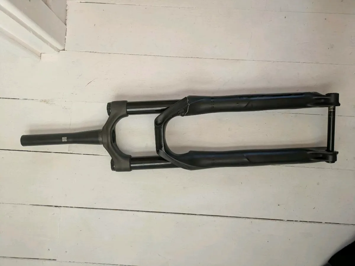 Broken crest 34 29er fork - Image 2