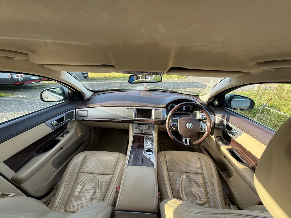 Jaguar XF S Portfolio(top spec for this model) - Image 4