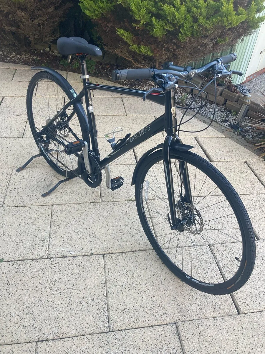 Trek FX 7.2 disc sport hybrid bike - Image 1