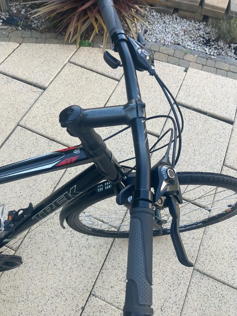 Trek FX 7.2 disc sport hybrid bike - Image 2