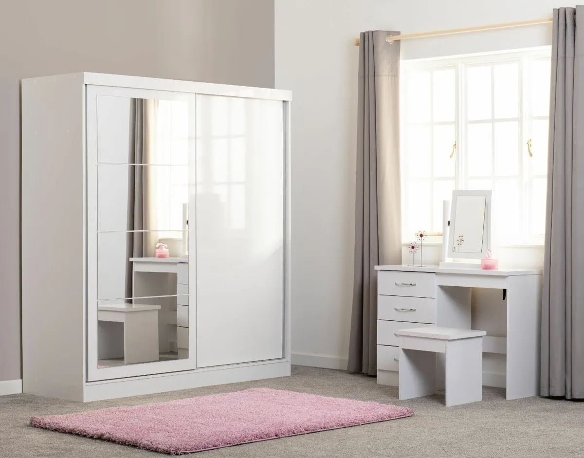 WARDROBES - Image 3